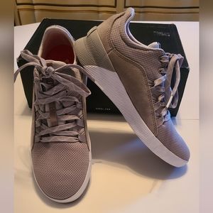 EUC Sorel Out N About Plus Lace WP Women's Sneaker Sz. 9 Dove Grey Color